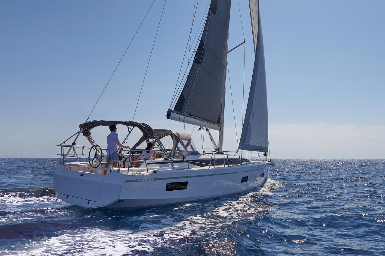 bavaria yachts c38